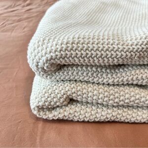 Pottery Barn Cream Needle Waffle Weave Pillow Covers (2) 26x26”